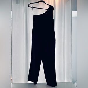 Simons Black One-Shoulder Jumpsuit